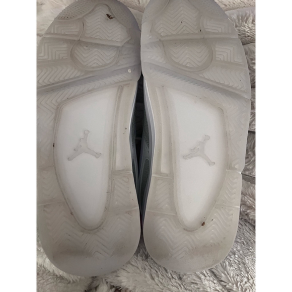 Air Jordan 4 RM 'White Silver Glitter' sneakers with the style code HQ34 size 7 - Picture 8 of 8